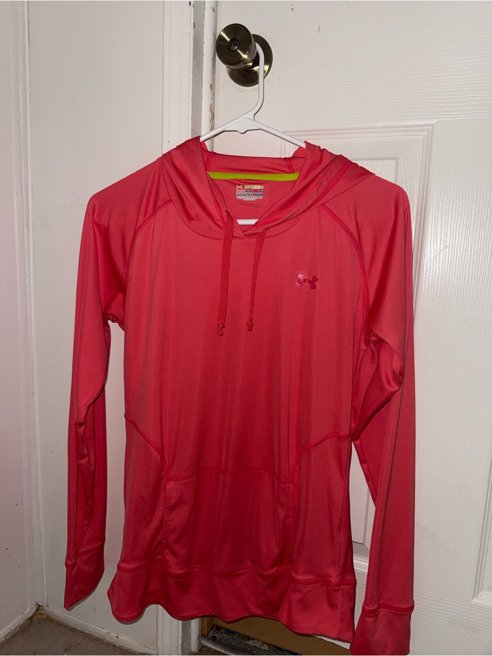 Under Armour HeatGear Pink Athletic Hoodie Women’s Medium